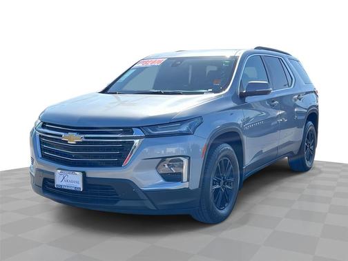 Sterling Gray Metallic 2023 Chevrolet Traverse LT Cloth