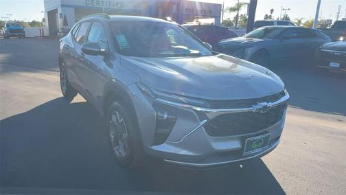 2025 Chevrolet Trax LT