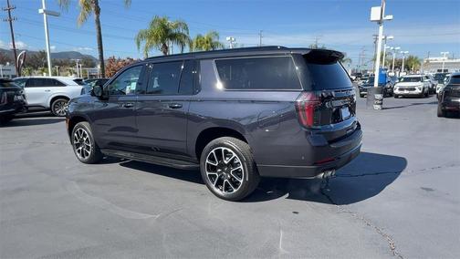 2025 Chevrolet Suburban RST