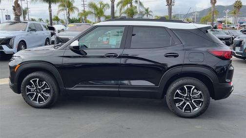 Mosaic Black Metallic 2025 Chevrolet Trailblazer ACTIV