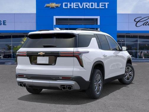 Summit White 2026 Chevrolet Traverse LT