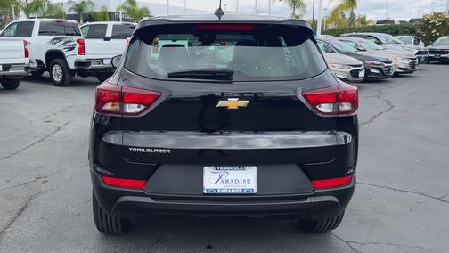 Mosaic Black Metallic 2024 Chevrolet Trailblazer LS