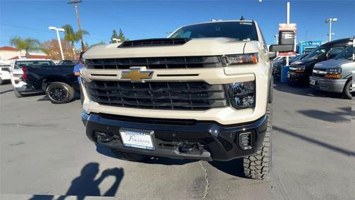 White Sands 2026 Chevrolet Silverado 2500 Custom