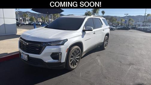 Iridescent Pearl Tricoat 2023 Chevrolet Traverse RS