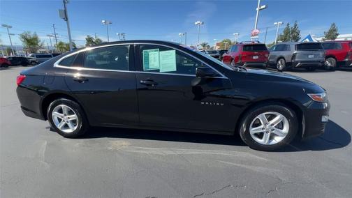 Mosaic Black Metallic 2024 Chevrolet Malibu FWD 1LT