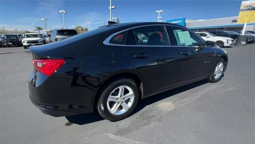 Mosaic Black Metallic 2024 Chevrolet Malibu FWD 1LT