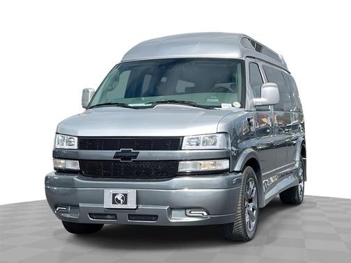 Silver Ice Metallic 2026 Chevrolet Express 2500 LT