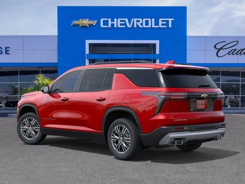 Radiant Red Tintcoat 2026 Chevrolet Traverse LT