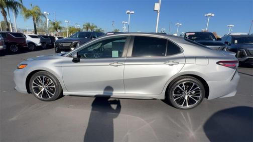 2019 Toyota Camry SE