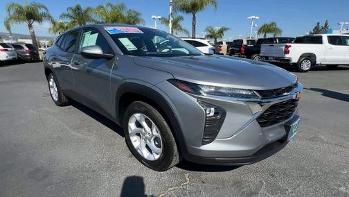 Sterling Gray Metallic 2025 Chevrolet Trax LS