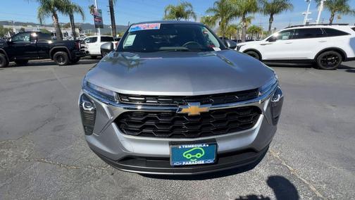 Sterling Gray Metallic 2025 Chevrolet Trax LS