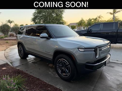 GRAY 2025 Rivian R1S BLACK