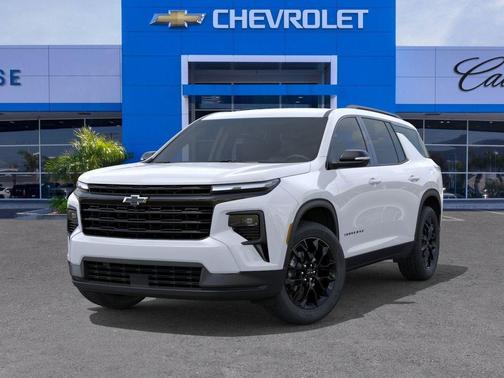 Polar White Tricoat 2026 Chevrolet Traverse LT