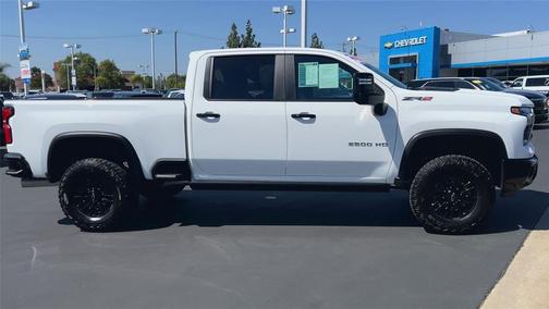 Summit White 2026 Chevrolet Silverado 2500 Crew Cab, Standard Bed, XR2, 4WD