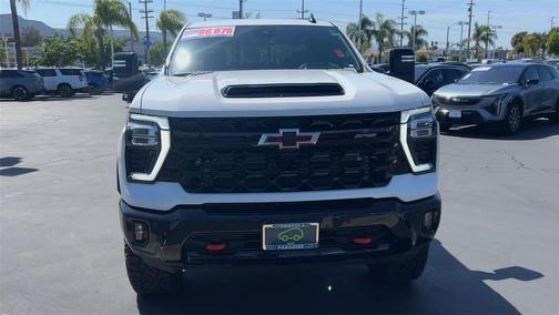 Summit White 2026 Chevrolet Silverado 2500 Crew Cab, Standard Bed, XR2, 4WD