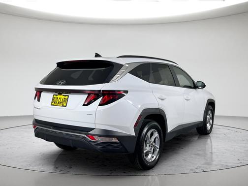 White Pearl 2024 Hyundai TUCSON SEL