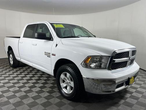 Bright White Clearcoat 2019 RAM 1500 SLT