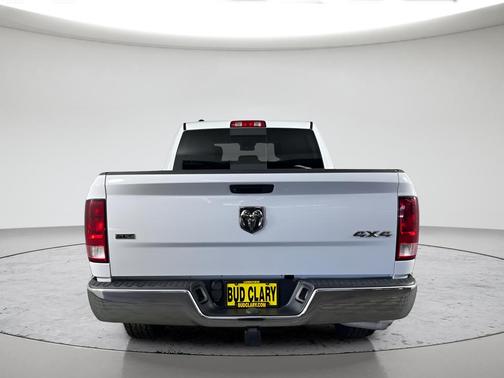 Bright White Clearcoat 2019 RAM 1500 SLT