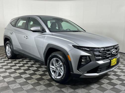 Shimmering Silver 2026 Hyundai TUCSON SE