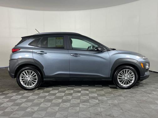 Sonic Silver w/Black Roof 2020 Hyundai KONA SEL