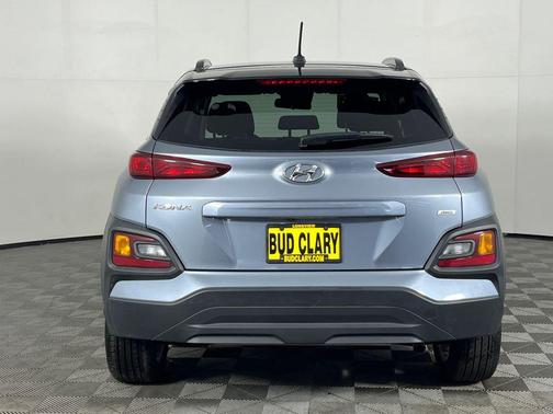 Sonic Silver w/Black Roof 2020 Hyundai KONA SEL