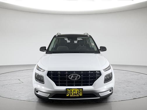 Lunar White w/Black Roof 2026 Hyundai VENUE SEL