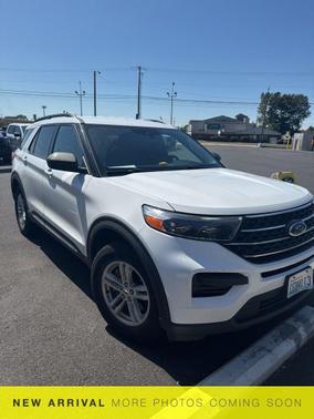 Oxford White 2020 Ford Explorer XLT