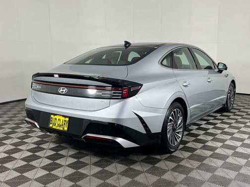 Aero Silver 2026 Hyundai SONATA Hybrid Limited