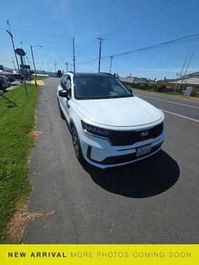 Glacial White Pearl 2021 Kia Sorento EX