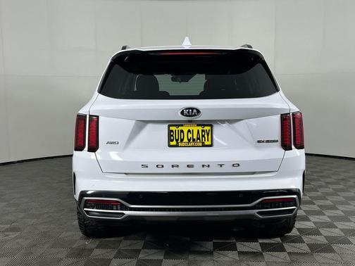 Glacial White Pearl 2021 Kia Sorento EX