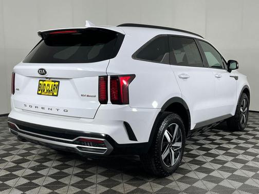 Glacial White Pearl 2021 Kia Sorento EX