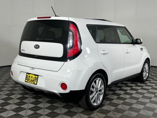 Clear White 2018 Kia Soul +