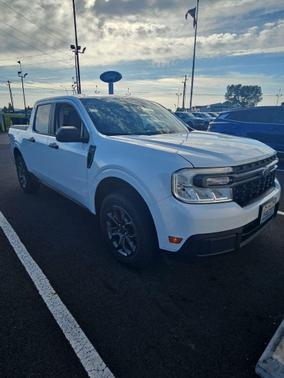 Oxford White 2022 Ford Maverick XLT