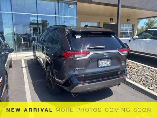 Magnetic Gray Metallic w/Black Roof 2019 Toyota RAV4 Hybrid SE