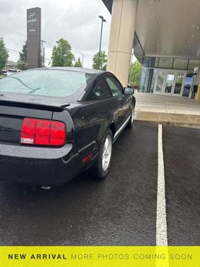 Black Clearcoat 2009 Ford Mustang Base
