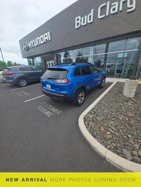 Hydro Blue Pearlcoat 2023 Jeep Cherokee Trailhawk