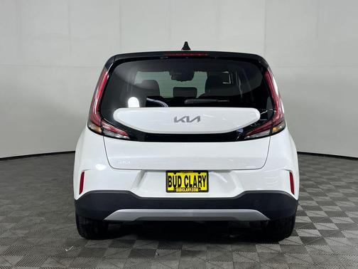 Snow White Pearl 2023 Kia Soul S