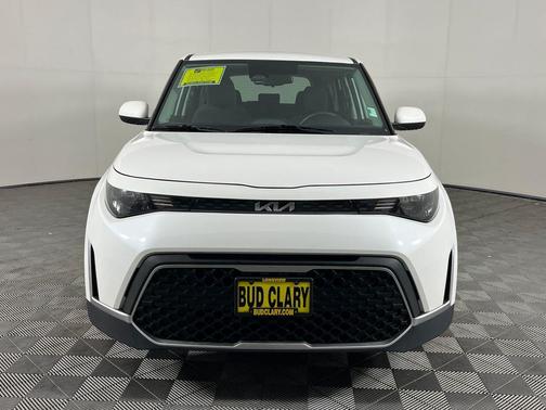 Snow White Pearl 2023 Kia Soul S