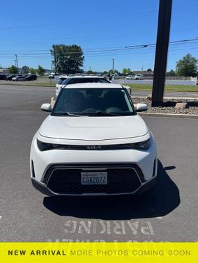 Snow White Pearl 2023 Kia Soul S