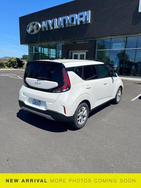 Snow White Pearl 2023 Kia Soul S