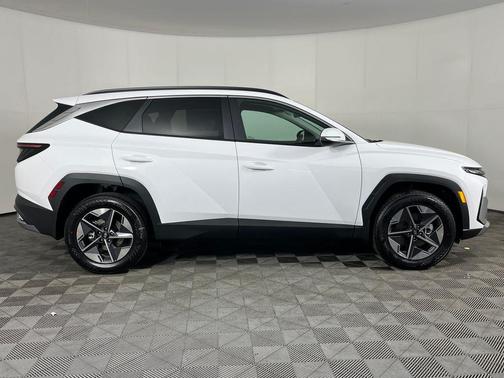 Serenity White Pearl 2026 Hyundai TUCSON SEL Premium