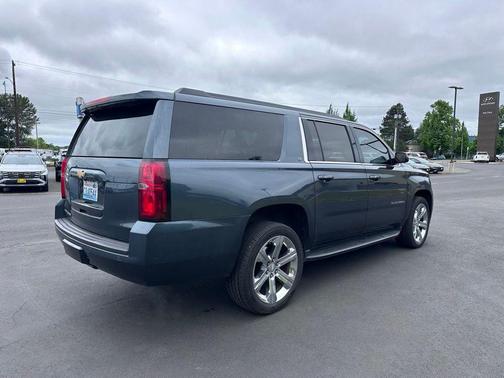 Shadow Gray Metallic 2019 Chevrolet Suburban LT