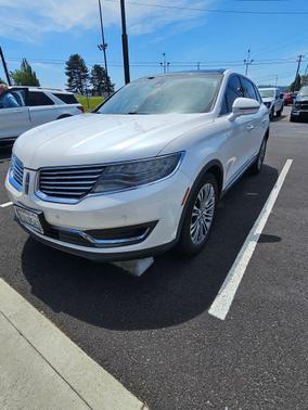 White Platinum Metallic Tri-Coat 2016 Lincoln MKX Reserve