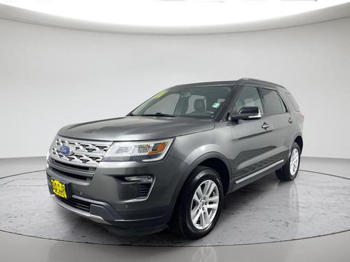 Magnetic Metallic 2018 Ford Explorer XLT