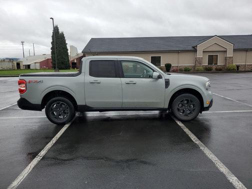 Cactus Gray 2023 Ford Maverick Lariat