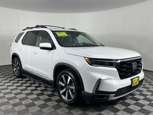 2023 Honda Pilot Touring 8-Passenger