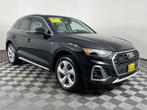 Mythos Black Metallic 2023 Audi Q5 45 S line Premium Plus