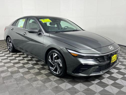 2025 Hyundai ELANTRA SEL