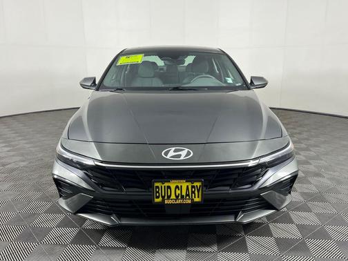 2025 Hyundai ELANTRA SEL