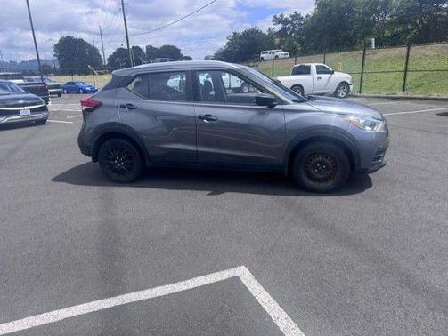 Gun Metallic 2018 Nissan Kicks S